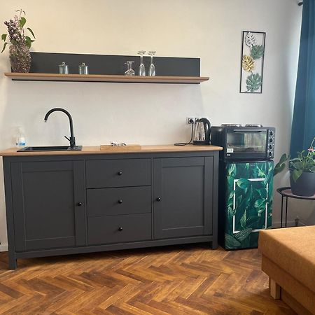 Monstera I Appartement Kolín Buitenkant foto