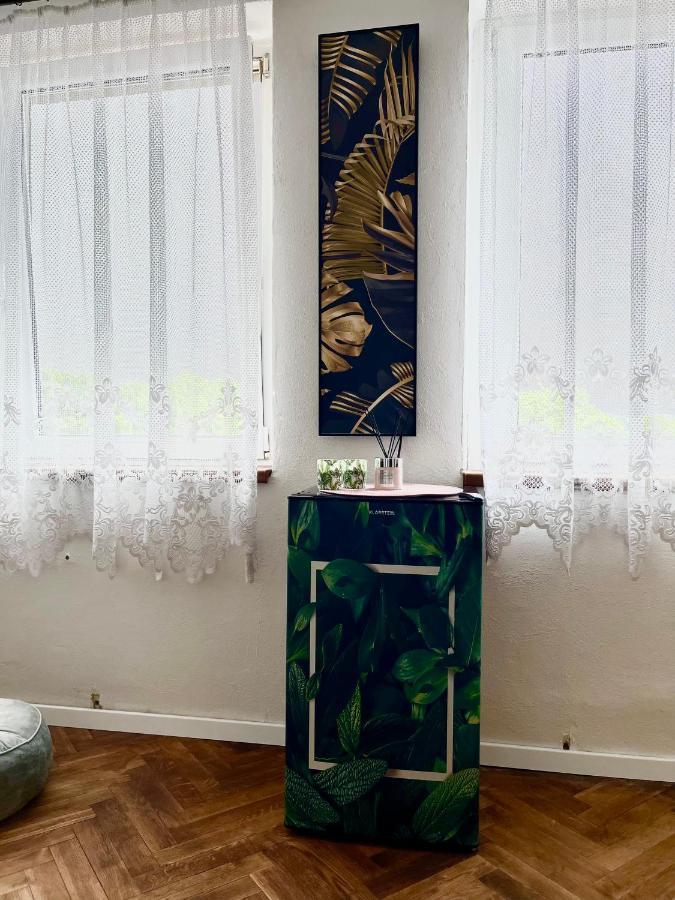 Monstera I Appartement Kolín Buitenkant foto