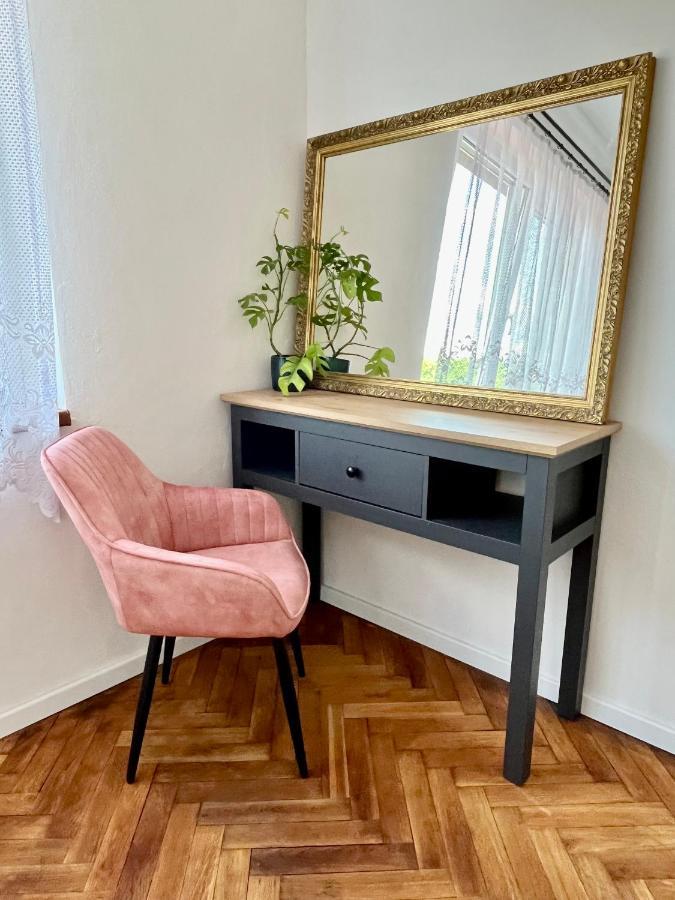 Monstera I Appartement Kolín Buitenkant foto