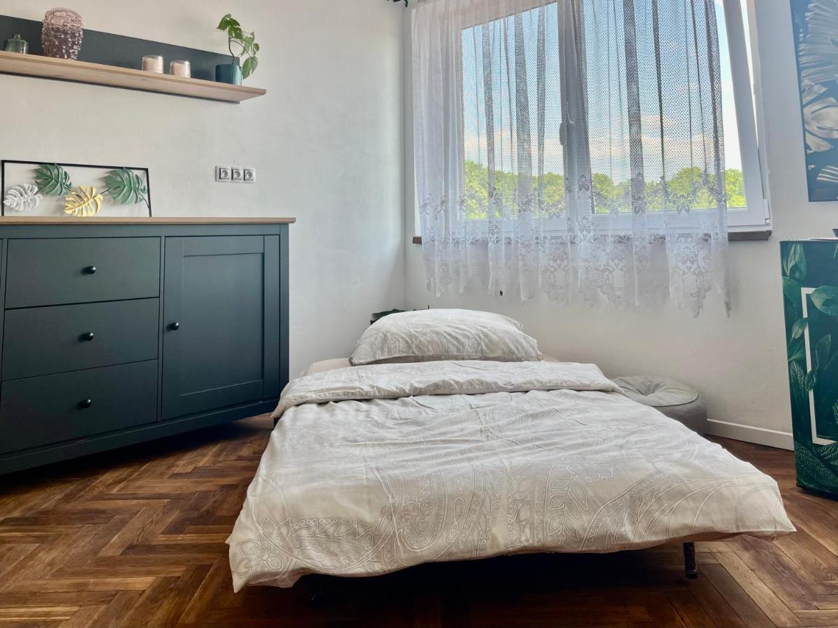 Monstera I Appartement Kolín Buitenkant foto