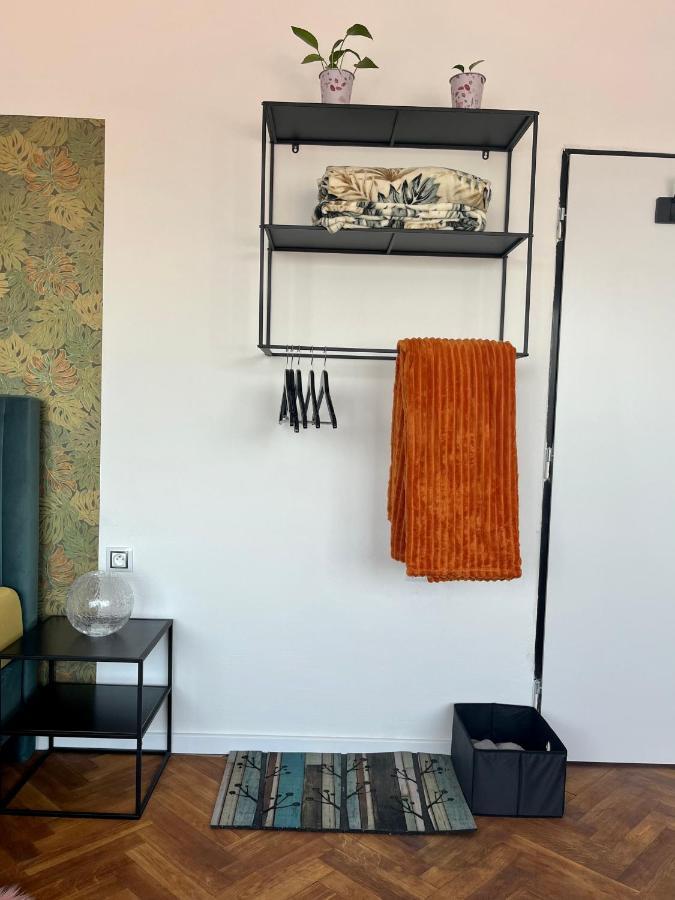 Monstera I Appartement Kolín Buitenkant foto